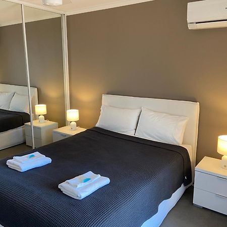 Surfers Beach Resort One Gold Coast Bagian luar foto