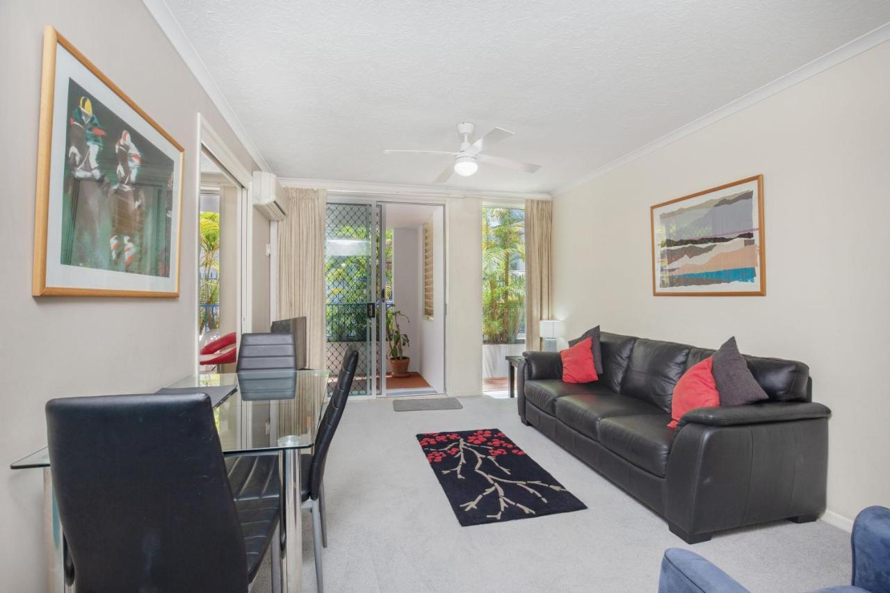 Surfers Beach Resort One Gold Coast Bagian luar foto